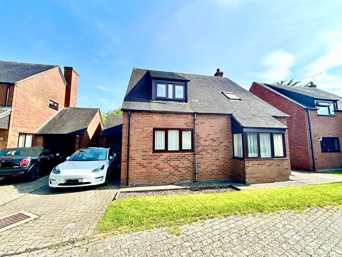4 Bedroom Detached House For Sale In Carter Grove, Hereford, HR1