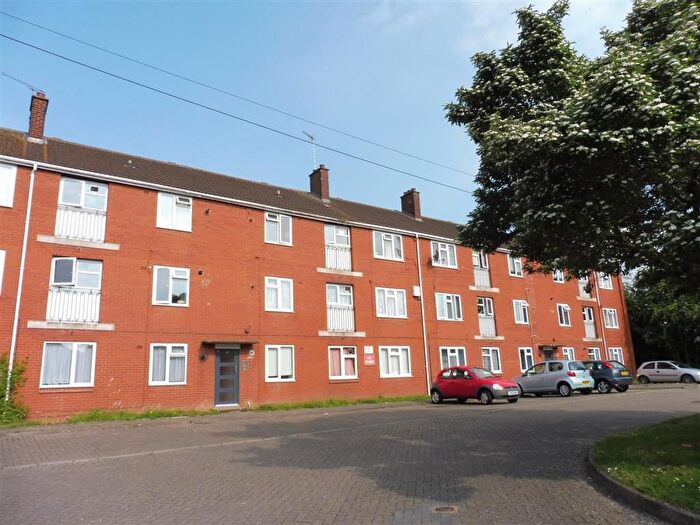 2 Bedroom Flat To Rent In Haseley Close, Leamington Spa, CV31