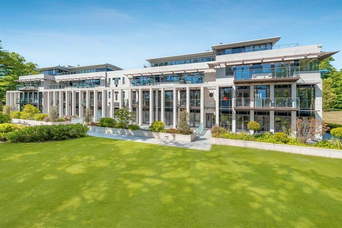 3 Bedroom Flat For Sale In The Garden House, Sunningdale, SL5