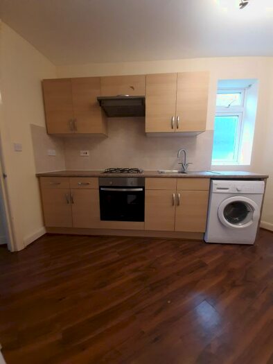 1 Bedroom Flat To Rent In Golders Green Road, London, NW11