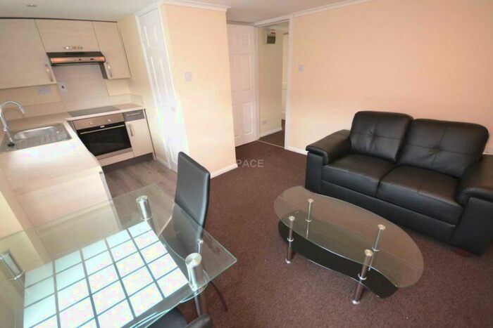 1 Bedroom Flat To Rent In Vachel Road, Reading, Berkshire, RG1