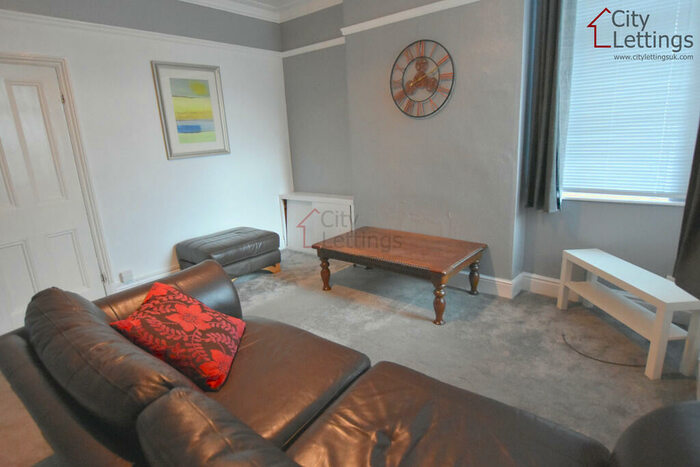 4 Bedroom End Of Terrace House To Rent In Meadow Road, Beeston, NG9