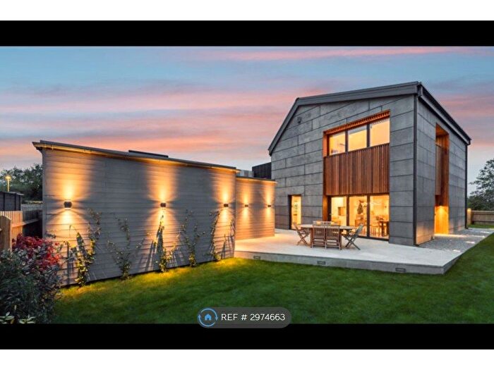 5 Bedroom Detached House To Rent In Foundation Square, Bicester, OX25