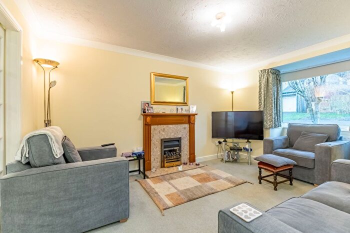 3 Bedroom Detached House For Sale In Blacksmiths Fold, Almondbury, Huddersfield, HD5