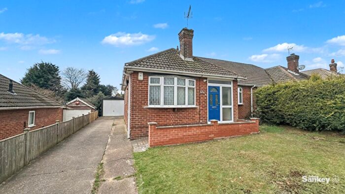 3 Bedroom Semi-Detached Bungalow For Sale In Central Drive, Clipstone Village, NG21