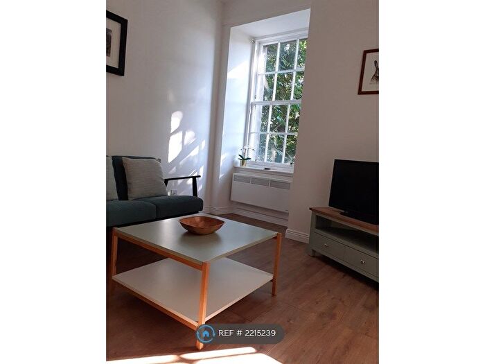 1 Bedroom Flat To Rent In St Patrick Square, Edinburgh, EH8