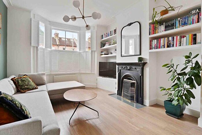 3 Bedroom House To Rent In Wordsworth Road, Penge, SE20