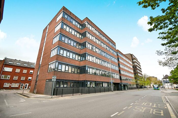 1 Bedroom Flat To Rent In Farnsby Street, Swindon, SN1