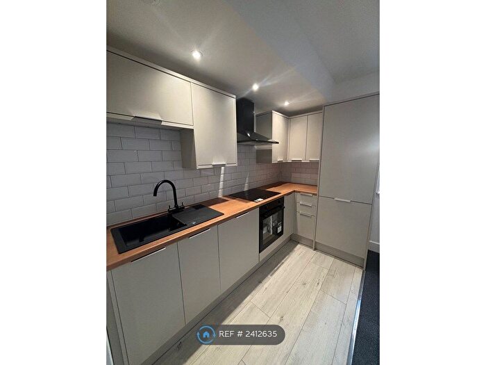 2 Bedroom Flat To Rent In Mains Road, Dundee, DD3