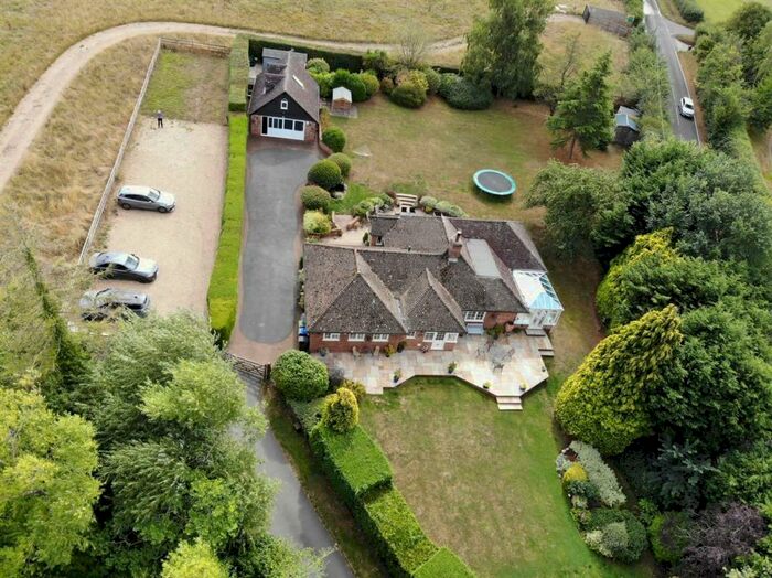 4 Bedroom Detached House For Sale In Old Warwick Road, Rowington, CV35