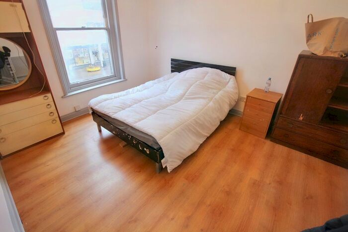 4 Bedroom Flat To Rent In Uxbridge High Street, Uxbridge, UB8