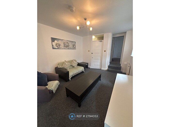 2 Bedroom Flat To Rent In Crwys Road, Cardiff, CF24