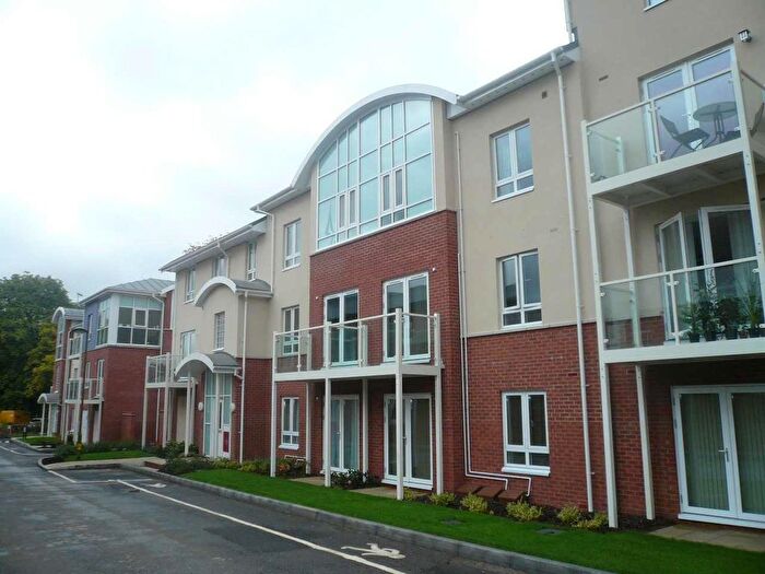 2 Bedroom Flat To Rent In Pumphouse Crescent, Watford, WD17