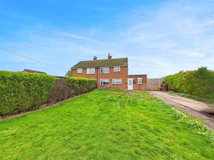 3 Bedroom Semi-Detached House For Sale In Fradley Junction, Alrewas, Burton-On-Trent, DE13