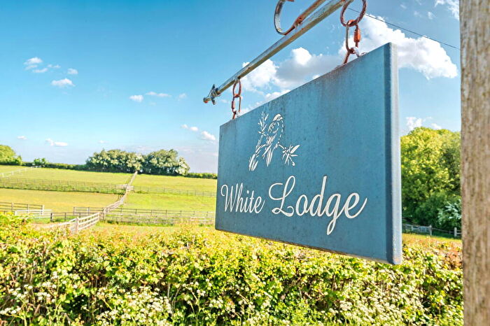 3 Bedroom Detached House For Sale In White Lodge, Kilmington, BA12