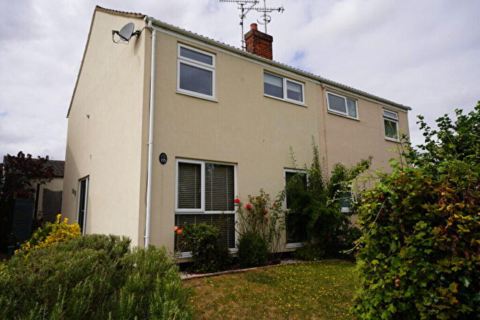 3 Bedroom Semi-Detached House For Sale In Bullfields, Newport, CB11