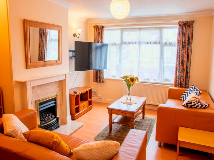 6 Bedroom Property To Rent In Ringwood Close, Canterbury, Kent, CT2