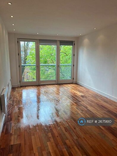 2 Bedroom Flat To Rent In Crouch End Hill, London, N8