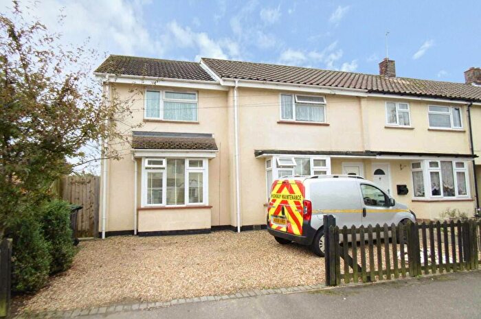 3 Bedroom End Of Terrace House To Rent In Kings Road, Broom, SG18