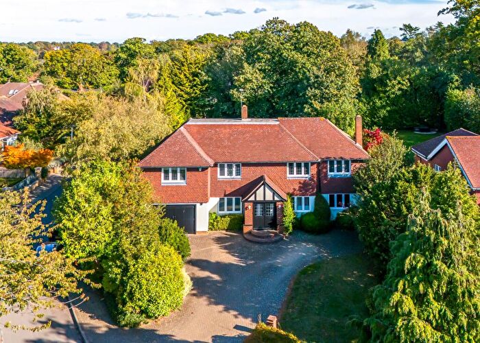 6 Bedroom Detached House For Sale In Mavelstone Close, Bromley, BR1