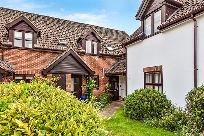 2 Bedroom Property For Sale In Carters Meadow, Charlton, Andover, SP10