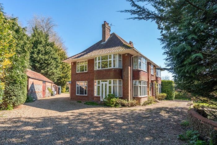 4 Bedroom Detached House For Sale In Yaxham Road, Dereham, NR19