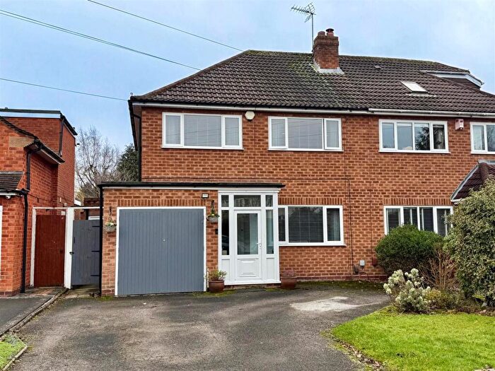 3 Bedroom Semi-Detached House For Sale In Ufton Crescent, Shirley, Solihull, B90