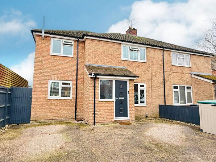 3 Bedroom Semi-Detached House For Sale In Kentwood Close, Cholsey, OX10