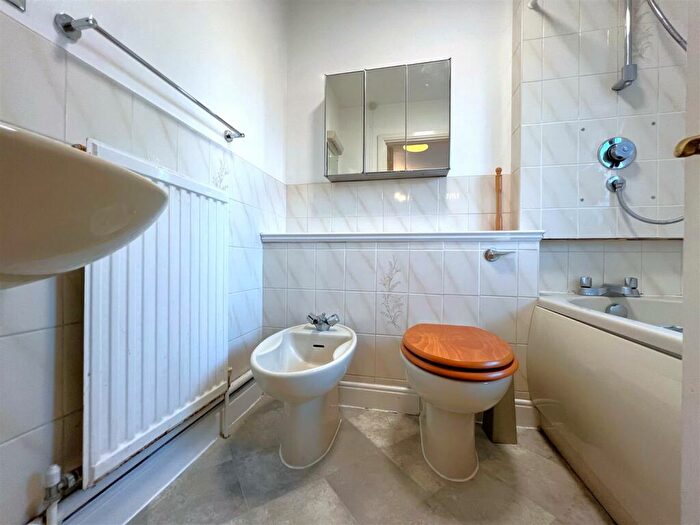 2 Bedroom Apartment For Sale In The Maltings, Leamington Spa, CV32