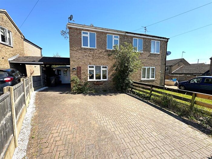 3 Bedroom Semi-Detached House For Sale In Poplar Road, Corby, NN17