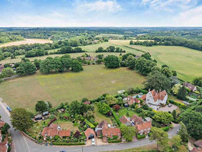 4 Bedroom Detached House For Sale In Pinfold Lane, Ashampstead, Berkshire, RG8