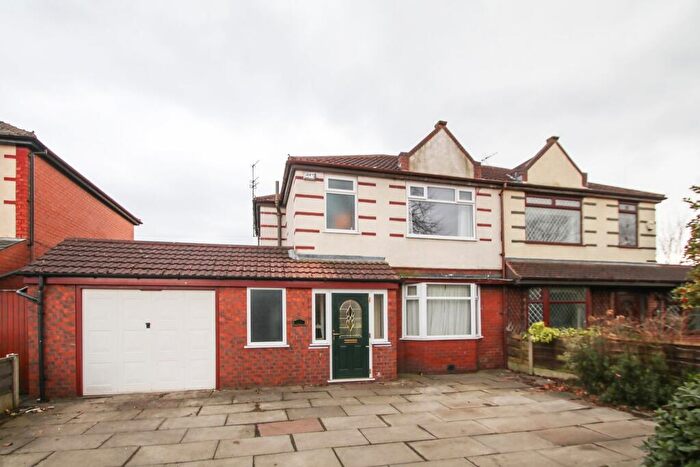 3 Bedroom Semi-Detached House To Rent In Stretford Road, Urmston, Manchester, M41