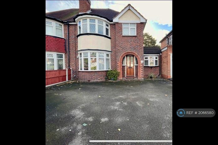 4 Bedroom Semi-Detached House To Rent In Chester Road, Castle Bromwich, Birmingham, B36