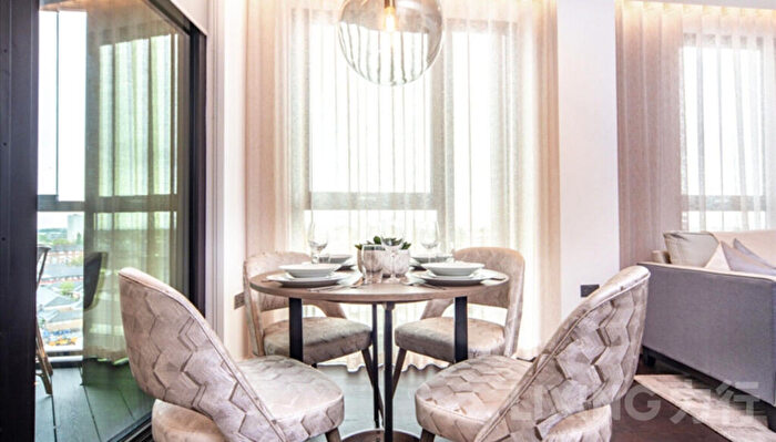 2 Bedroom Apartment To Rent In Charles Clowes Walk, Nine Elms, SW11