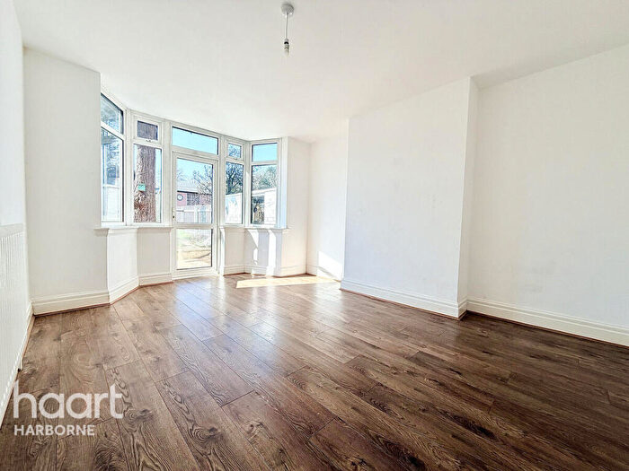 3 Bedroom Semi Detached House To Rent In Cateswell Road, Birmingham, B11