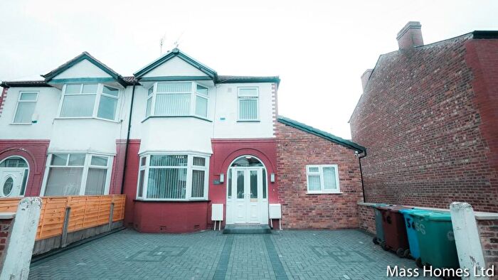 7 Bedroom Semi-Detached House For Sale In Beverly Road, Manchester, M14