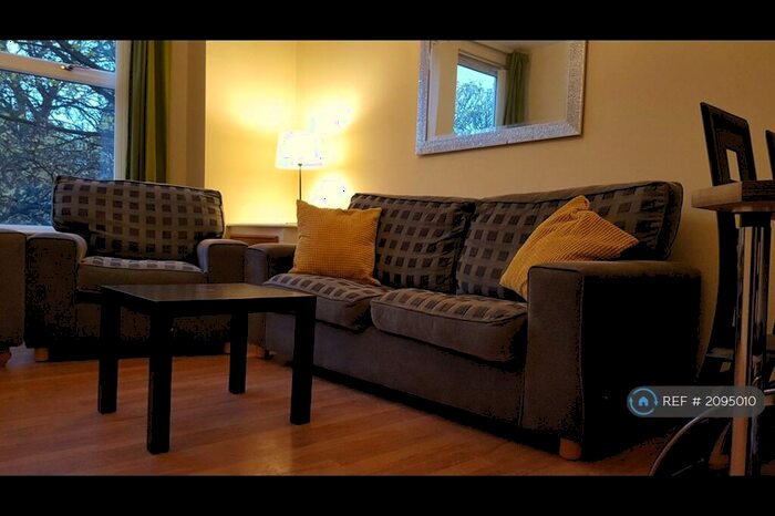 2 Bedroom Flat To Rent In Stanley Road, Whalley Range, Manchester, M16