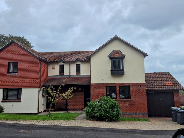 3 Bedroom Semi-Detached House To Rent In Mariners Way, Preston, Paignton, TQ3