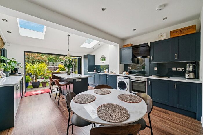 2 Bedroom Terraced House For Sale In Milton Road, SW14