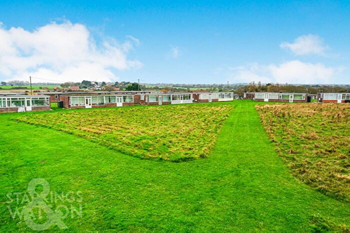 2 Bedroom Chalet For Sale In Hillside, Mundesley, Norfolk, NR11