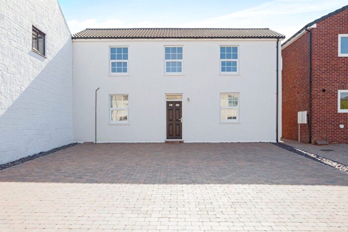 4 Bedroom Detached House For Sale In Wakefield Road, Normanton, WF6