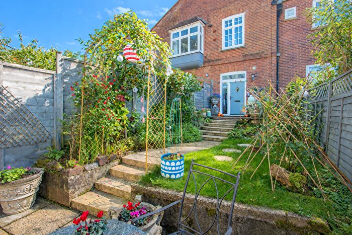 2 Bedroom Flat For Sale In The Drive, Farringdon, Exeter, EX5