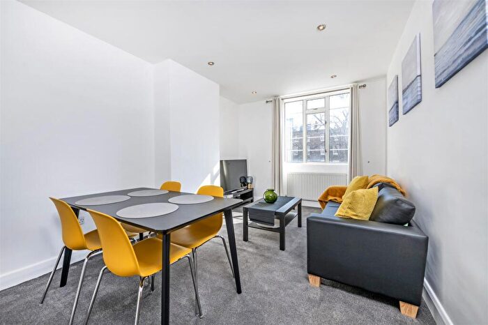 2 Bedroom Flat For Sale In Angel House, N1 - Photo 4