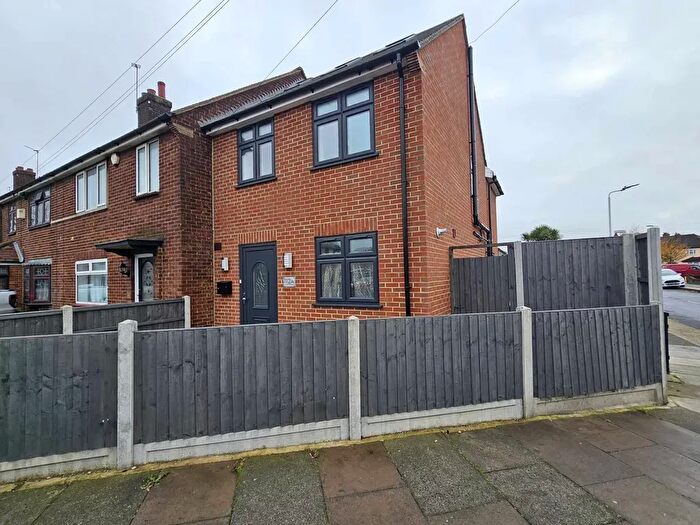 3 Bedroom End Of Terrace House To Rent In Cherry Tree Lane, Rainham, RM13