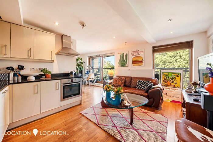 1 Bedroom Flat For Sale In Vallance Road, London, E1