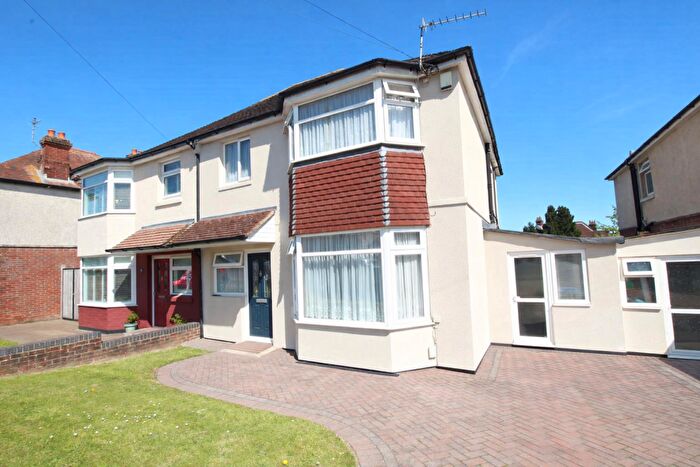 4 Bedroom Semi-Detached House For Sale In Stoneham Lane, Southampton, SO16