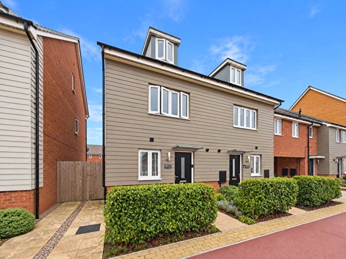 4 Bedroom Semi-Detached House For Sale In Kitchener Drive, Eaton Leys, MK17