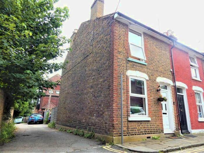 2 Bedroom End Of Terrace House To Rent In Eastgate Terrace, Rochester ME1