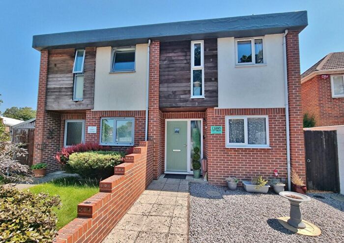 2 Bedroom Semi-Detached House For Sale In Staunton Road, Havant, PO9