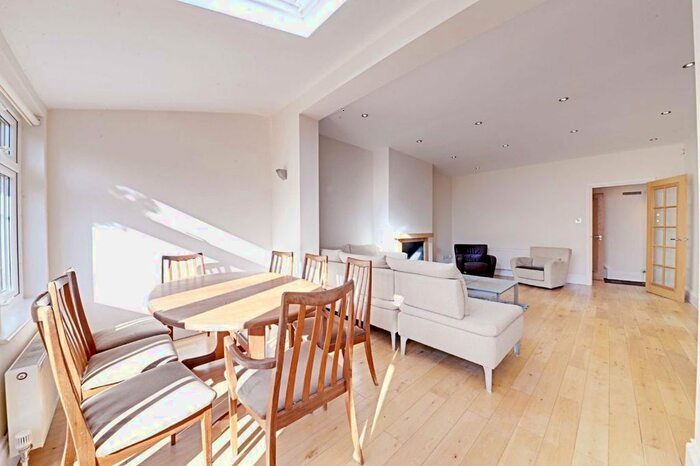 2 Bedroom Flat To Rent In Arden Road, Finchley, London N3